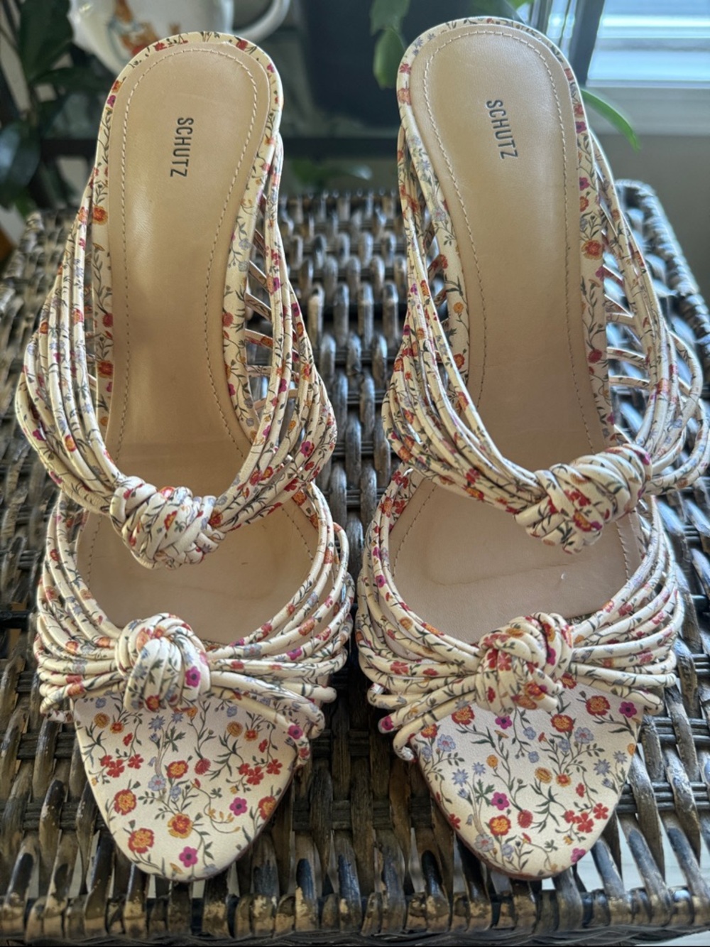 Schutz Chandra Floral Open Toe Knot High Heels ‎ floral pattern Women’s Size 8.5